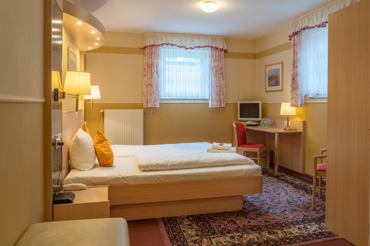 Parkhotel Neustadt Garni Екстер'єр фото